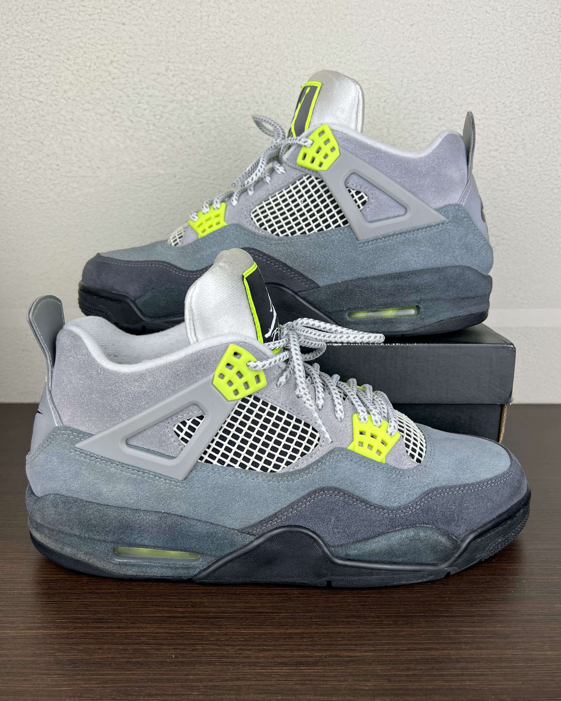 Nike Air Jordan 4 SE Neon